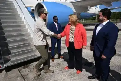 Aeronaves de combate dos EUA aterrissaram em Porto Rico, em contexto de crescente tensão com a Venezuela Aeronaves de combate dos EUA aterrissaram em Porto Rico, em contexto de crescente tensão com a Venezuela