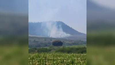 Grande volume de queimadas atinge a capital paulista, com sete focos de incêndio em áreas de vegetação identificados na segunda-feira Grande volume de queimadas atinge a capital paulista, com sete focos de incêndio em áreas de vegetação identificados na segunda-feira