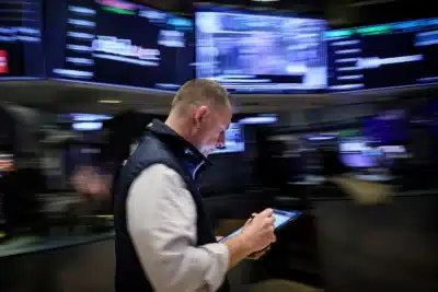 S&P 500 e Nasdaq encerram em máximas históricas com expectativa de redução das taxas de juros pelo Federal Reserve