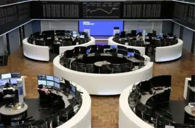 Bolsas de valores europeias recuam, sob a influência de bancos e seguradoras, antecipadamente à decisão do Federal Reserve