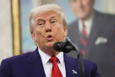Trump lamenta falecimento de Charlie Kirk: “Momento sombrio para a América” Trump lamenta falecimento de Charlie Kirk: “Momento sombrio para a América”