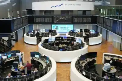 Mercado europeu encerra a sessão em estabilidade, aguardando análise da classificação de risco da França Mercado europeu encerra a sessão em estabilidade, aguardando análise da classificação de risco da França