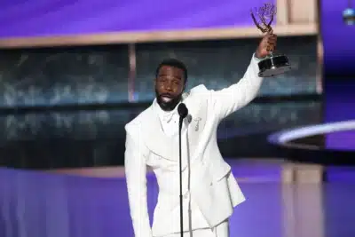 Ator de “Ruptura” é o primeiro homem negro a conquistar a premiação em categoria; confira Ator de “Ruptura” é o primeiro homem negro a conquistar a premiação em categoria; confira