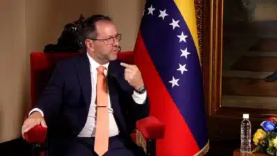 Venezuela nega buscar confronto militar com os EUA em cenário de tensões no Caribe Venezuela nega buscar confronto militar com os EUA em cenário de tensões no Caribe