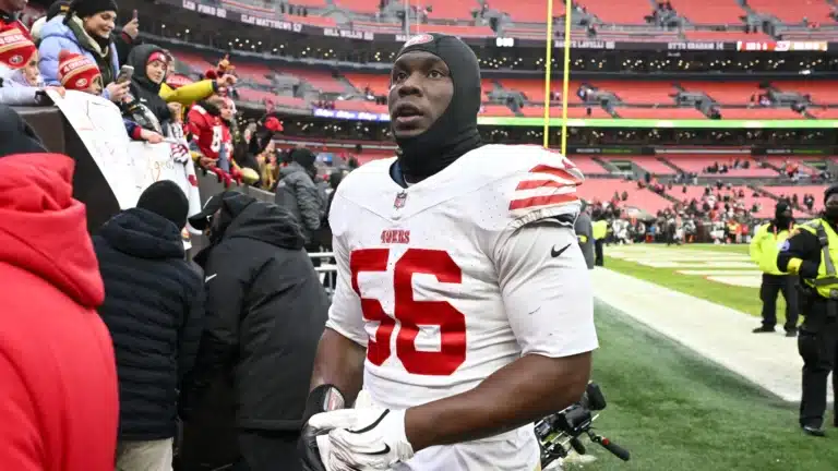 Keion White, jogador dos 49ers, é baleado no tornozelo em San Francisco após Super Bowl LX