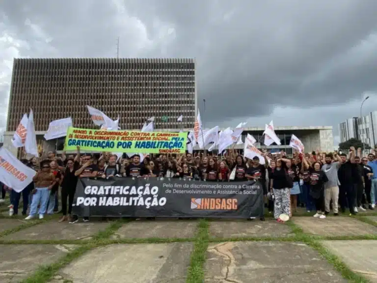 Greve dos Servidores no DF: Decisão Unânime e Crise no Governo!