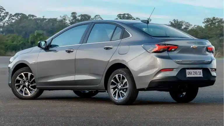 Toyota Corolla e Corolla Cross lideram ranking de carros econômicos com alta dos combustíveis