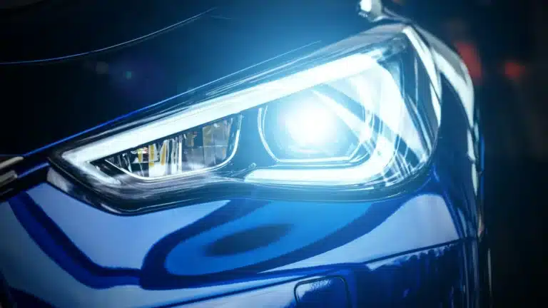 Comissão Aprova Lei que Moderniza Faróis com LED e Flexibiliza Troca