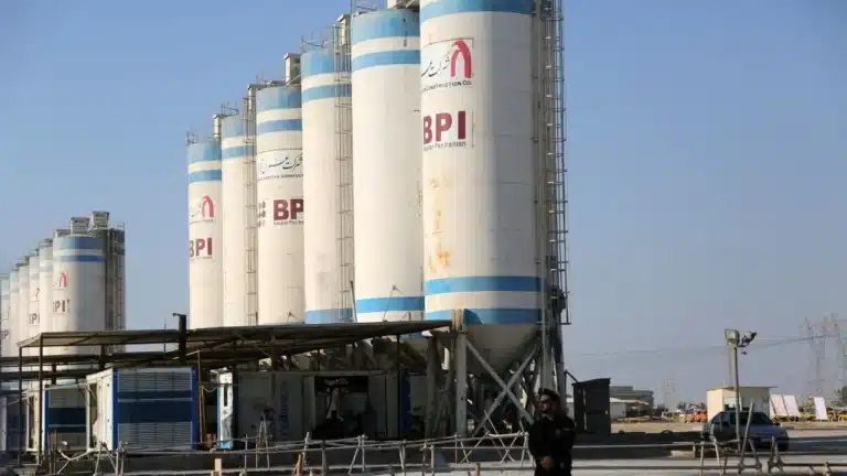 Projétil atinge área próxima à usina nuclear de Bushehr e provoca mortes no Irã