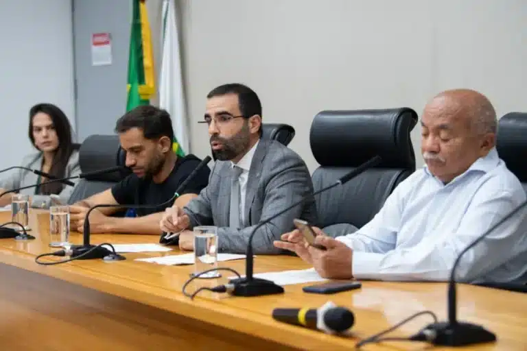 Ausência na CCJ/DF força convocação obrigatória sobre o Banco e corrupção? Veja!