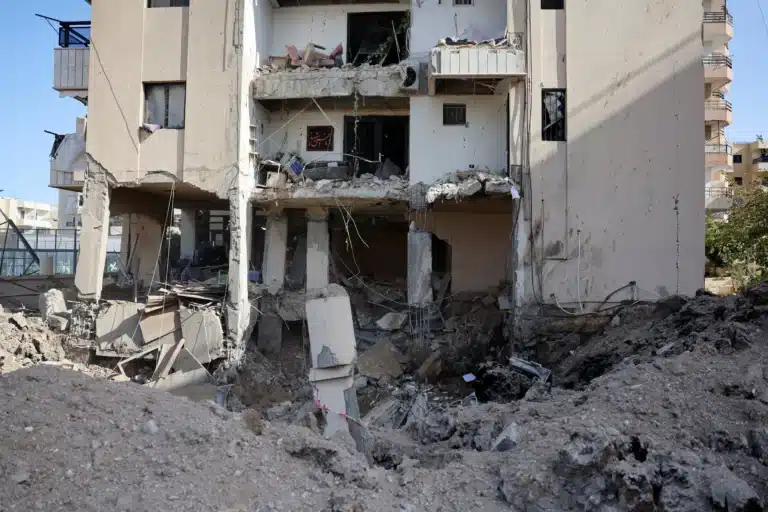 Israel emite alerta de evacuação urgente para Tiro; Hezbollah deve se pronunciar sobre cessar-fogo