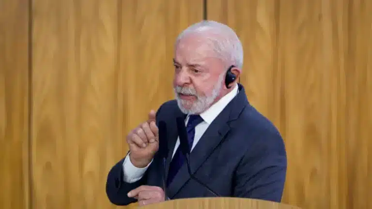 Lula Alvo de Investigações, Líderes da Corrupção no Centro do Escândalo!