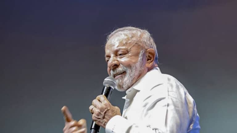 Lula Urge Alianças no Senado para Evitar Crise no Governo em 2026