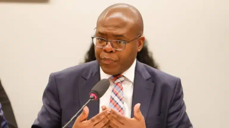 Ex-Ministro Denuncia Linchamento Público e Alega Injustiça em Novo Vídeo