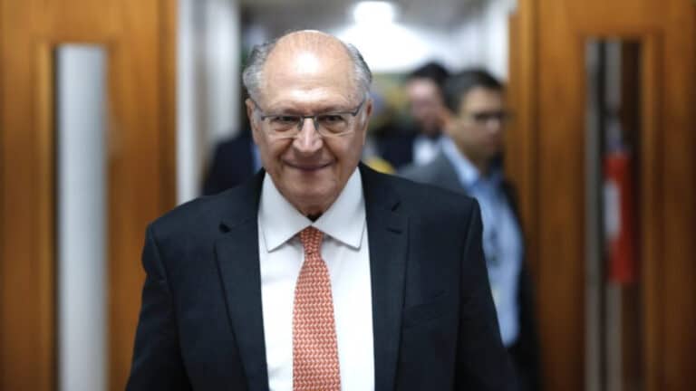 Alckmin anuncia: Rio e Rondônia resistem em subvenção histórica de diesel!