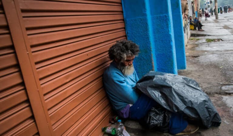 ONU Aprova Resolução Histórica: Direitos de Moradores de Rua em Foco!