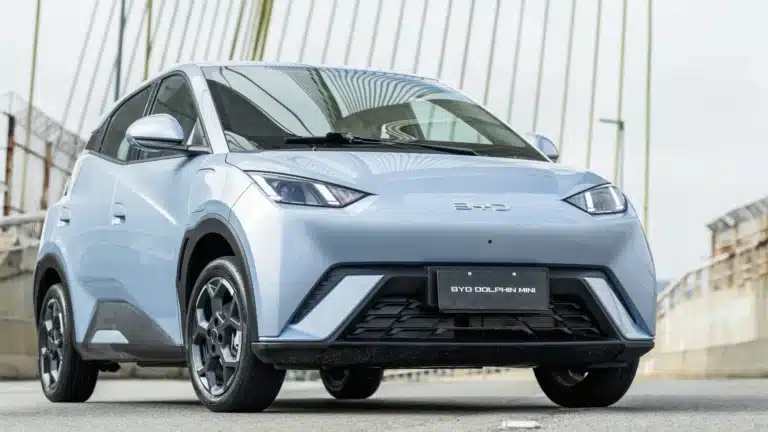 BYD Quebra Recordes no Brasil em 2026: Crescimento Explosivo e BYD Dolphin Mini em Alta!