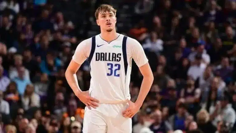 Cooper Flagg brilha com 51 pontos, mas Dallas Mavericks perde para Orlando Magic em jogo emocionante