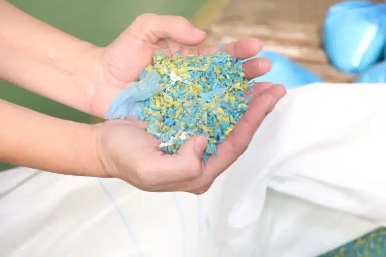 Tensões no Oriente Médio disparam preços do petróleo e impulsionam resina reciclada!