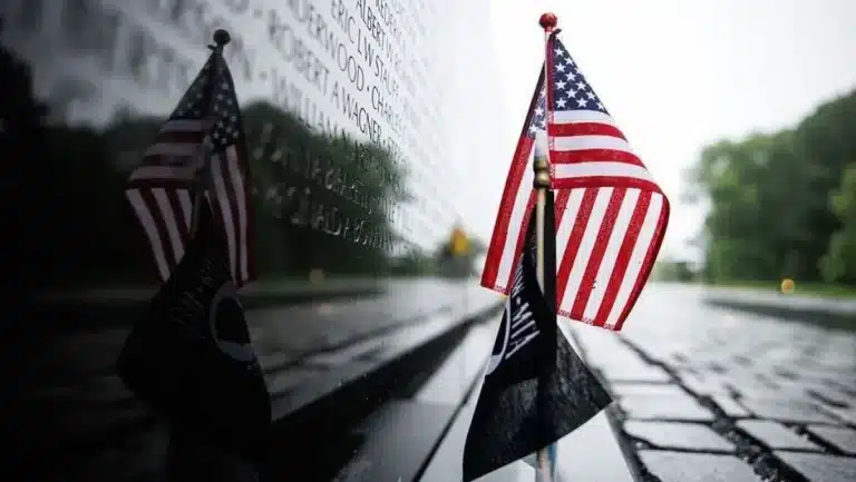 Memorial Day 2026: Donald Trump e autoridades prestam homenagem aos heróis americanos